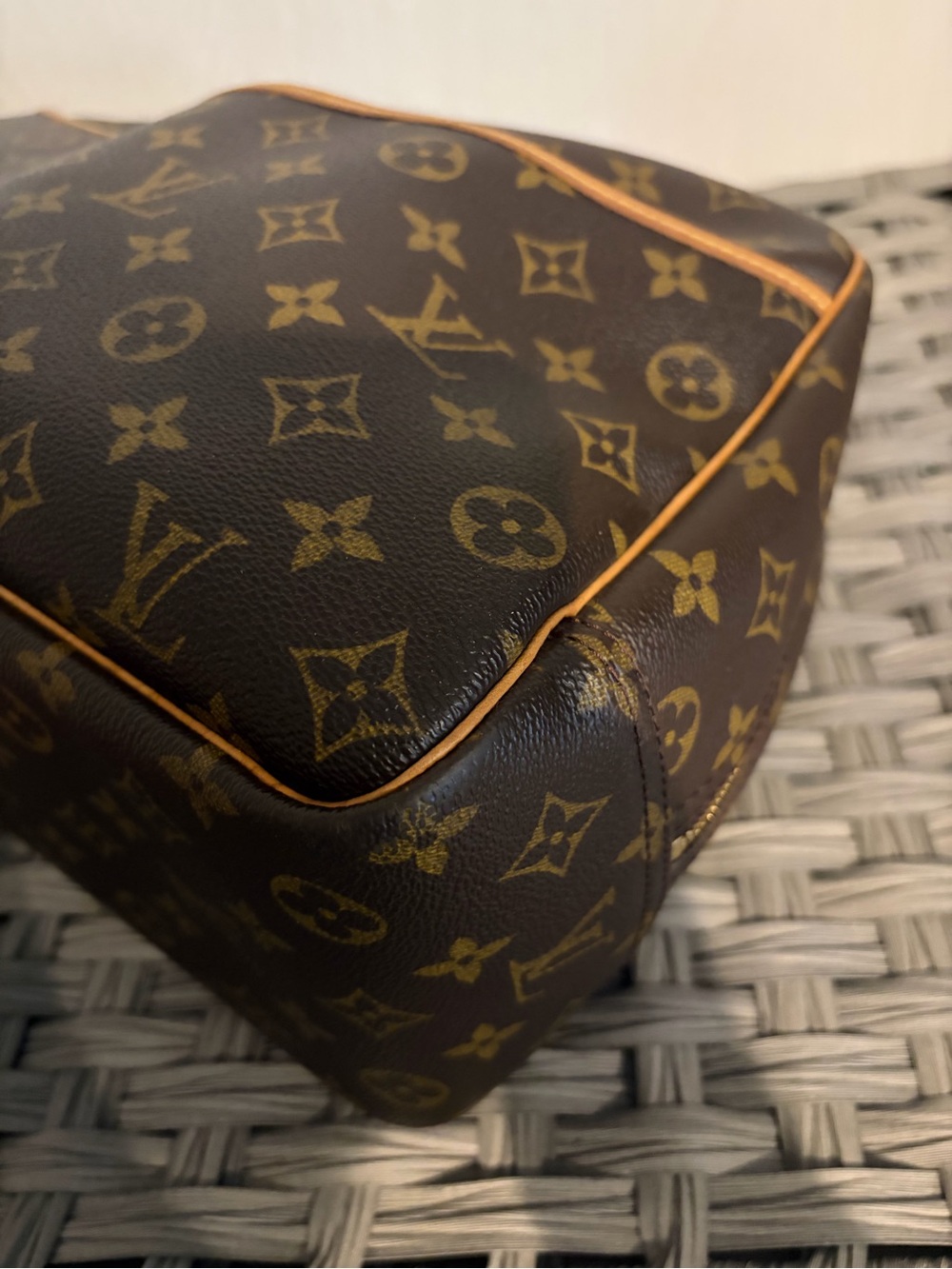 Louis Vuitton Deauville monogram canvas handbag - Picture 12 of 16